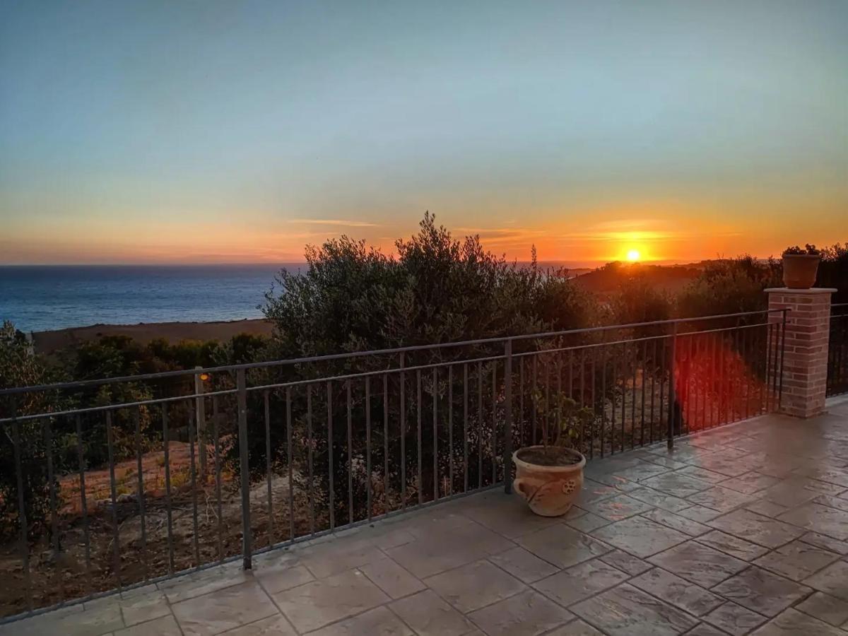 Il Casale Di Bovo Marina Villa Montallegro Exterior foto